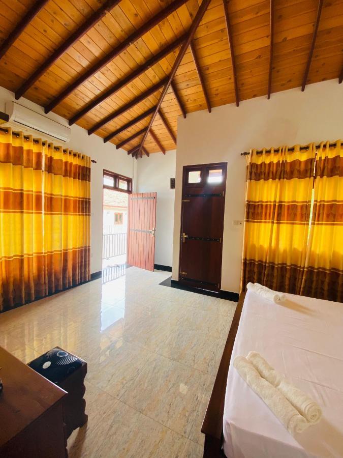 The Kingslayer Resort Negombo Dış mekan fotoğraf