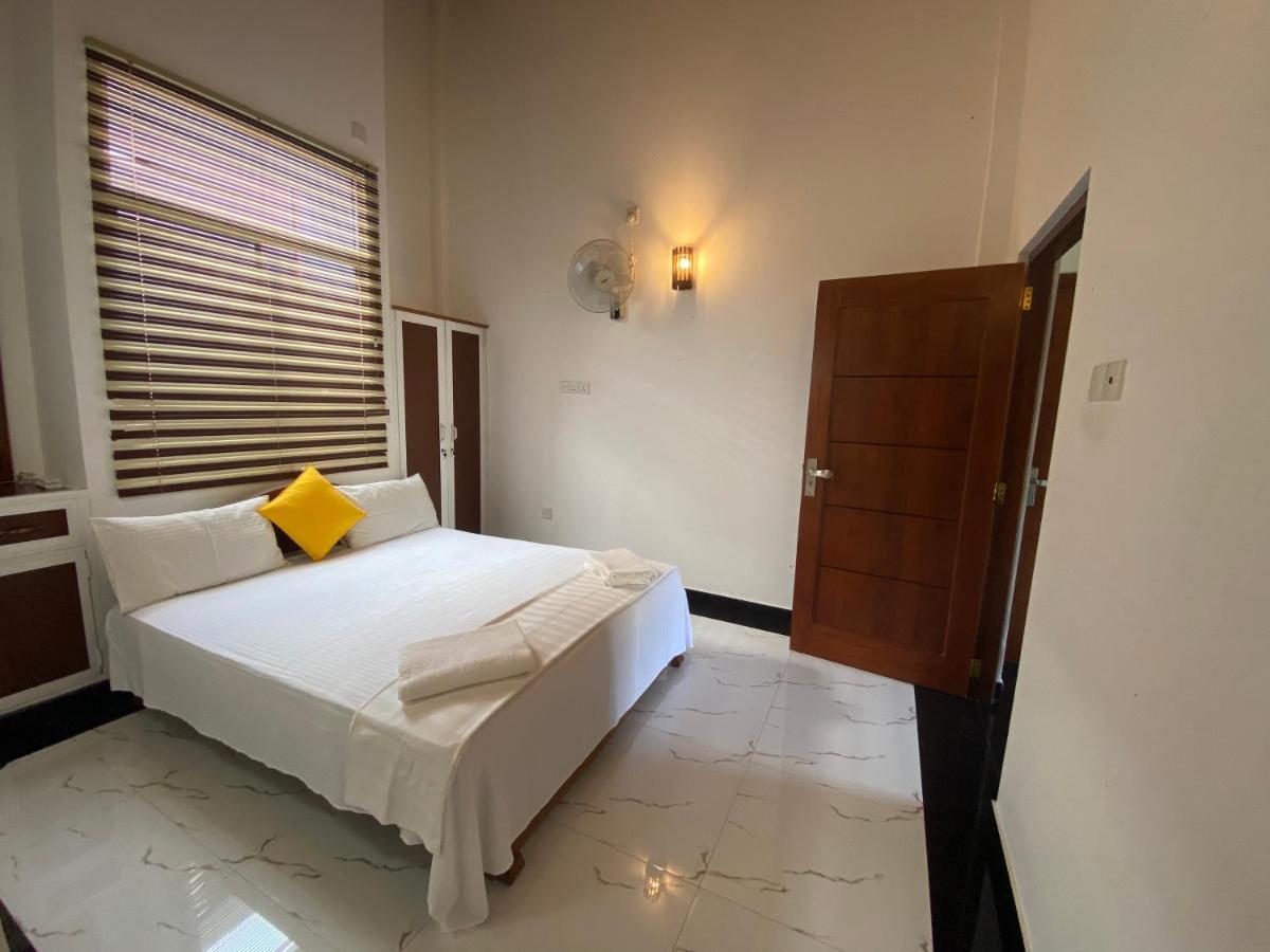 The Kingslayer Resort Negombo Dış mekan fotoğraf